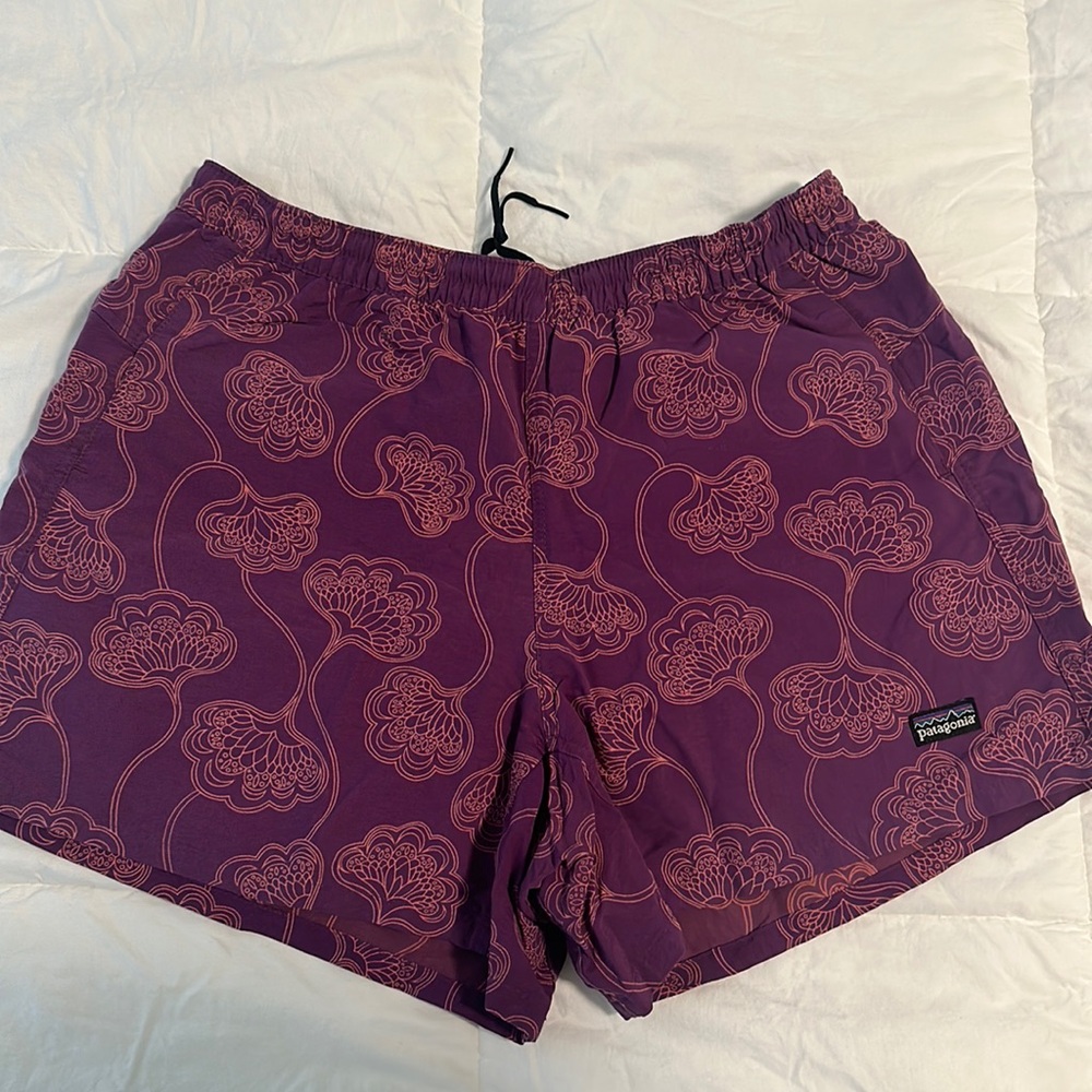 PATAGONIA Barely Baggies Women’s 4” Shorts Size M